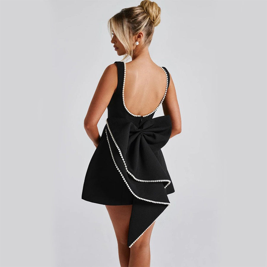 Robe élégante,dos parsemé de perles