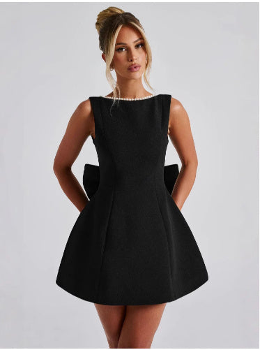 Robe élégante,dos parsemé de perles