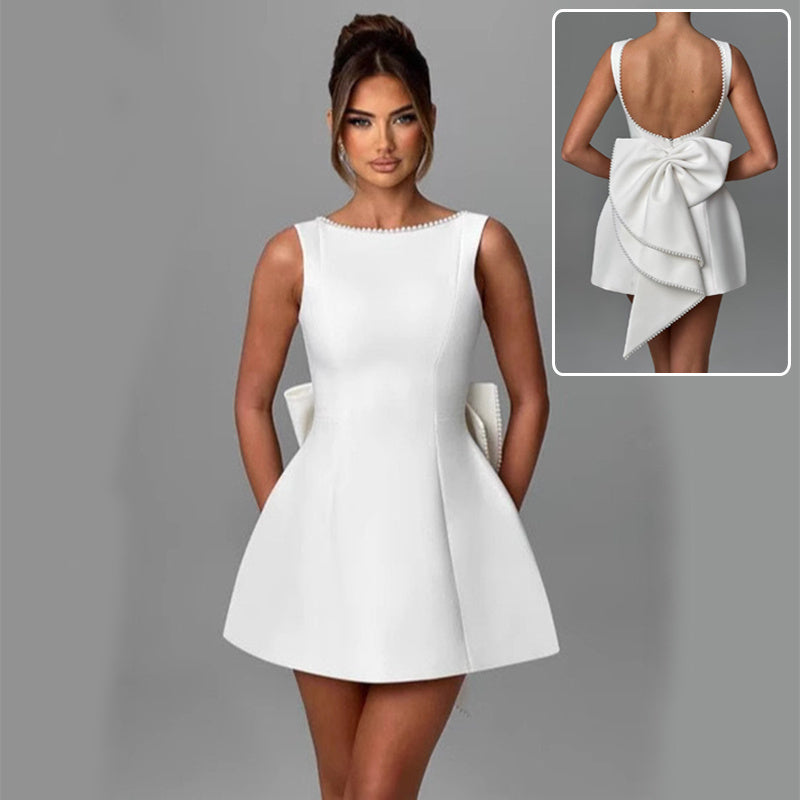 Robe élégante,dos parsemé de perles
